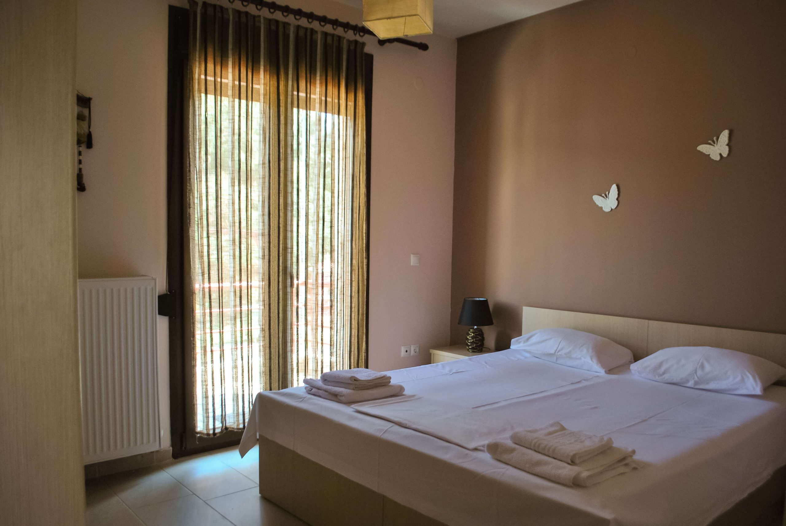 Canal Luxury Apartments Seaview Suite bedroom_3